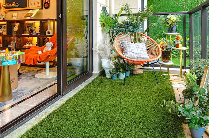 Balcony artificial grass installation in Dubai